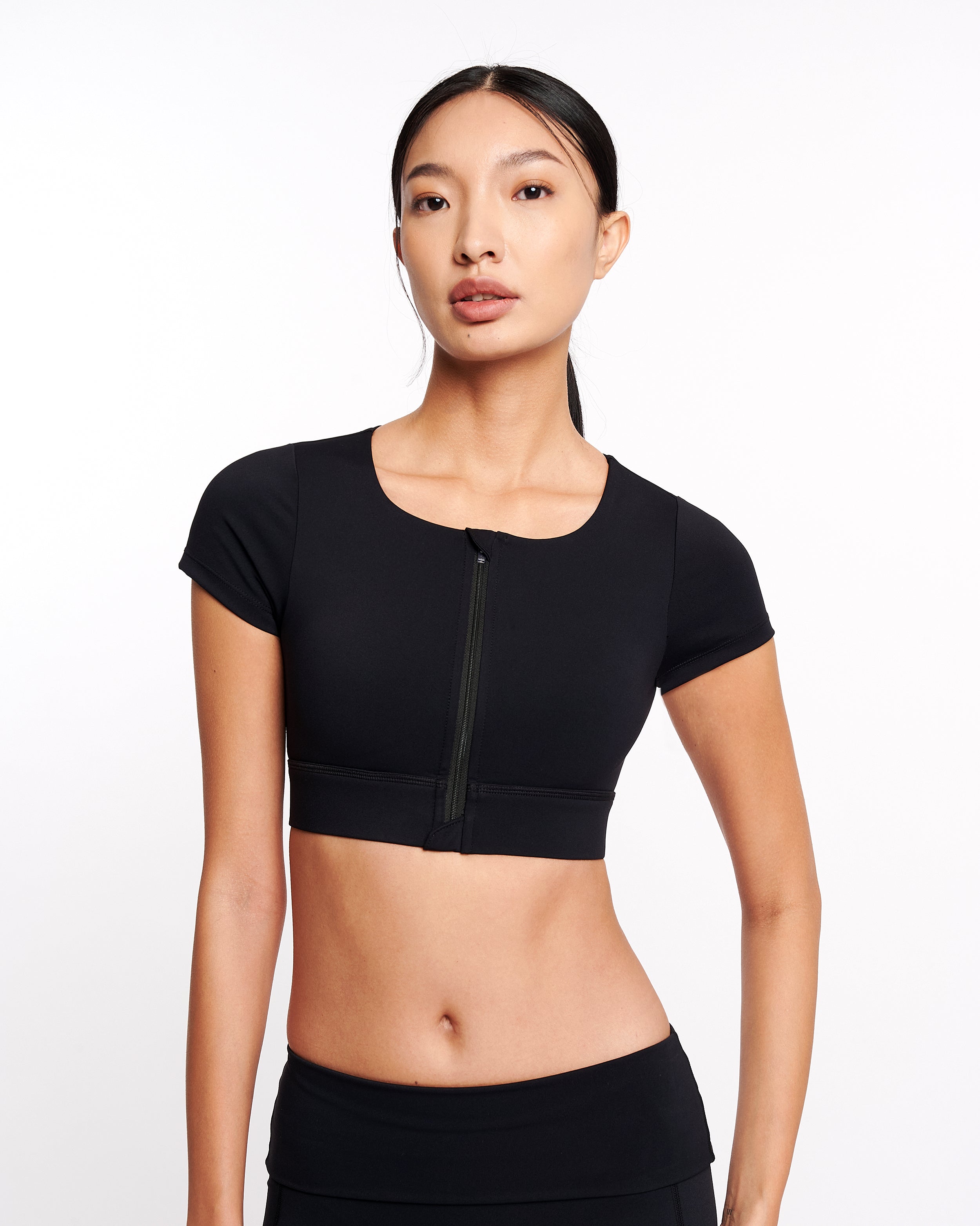 Front-zip Open-back Short-sleeves – MoMa Activewear